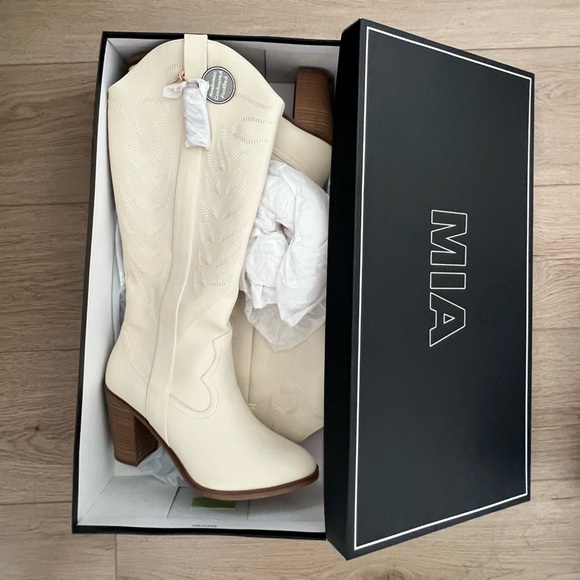 MIA DAKOTA Western Boots Size 10, Ivory NEW - Picture 1 of 3